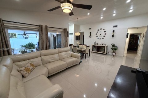 Купить виллу или дом в Хайалиа, Флорида 3 спальни, 130.06м2, № 1958701 - фото 11