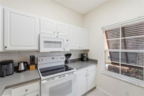 Touwnhouse à vendre à Kissimmee, Floride: 3 chambres, 119.94 m2 № 2131879 - photo 7