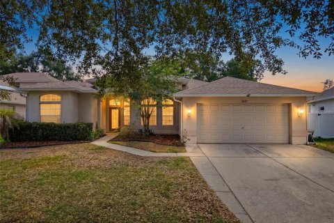House in Dover, Florida 4 bedrooms, 202.99 sq.m. № 2221413
