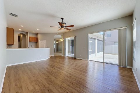 Купить виллу или дом в Довер, Флорида 3 комнаты, 202.99м2, № 2221413 - фото 19