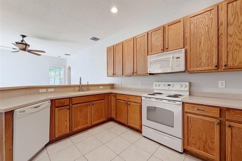 Купить виллу или дом в Довер, Флорида 3 комнаты, 202.99м2, № 2221413 - фото 18