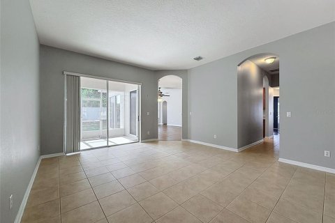 Купить виллу или дом в Довер, Флорида 3 комнаты, 202.99м2, № 2221413 - фото 10