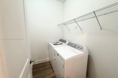 Adosado en alquiler en Homestead, Florida, 3 dormitorios, 173.73 m2 № 1978215 - foto 16