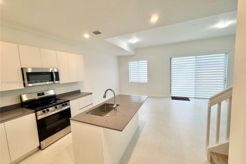 Adosado en alquiler en Homestead, Florida, 3 dormitorios, 173.73 m2 № 1978215 - foto 7