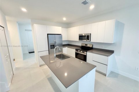 Adosado en alquiler en Homestead, Florida, 3 dormitorios, 173.73 m2 № 1978215 - foto 8