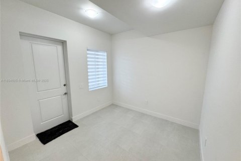 Adosado en alquiler en Homestead, Florida, 3 dormitorios, 173.73 m2 № 1978215 - foto 4