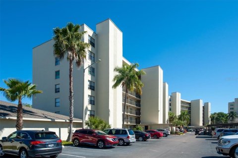 Condominio en venta en Clearwater, Florida, 2 dormitorios, 89.19 m2 № 1511415 - foto 3