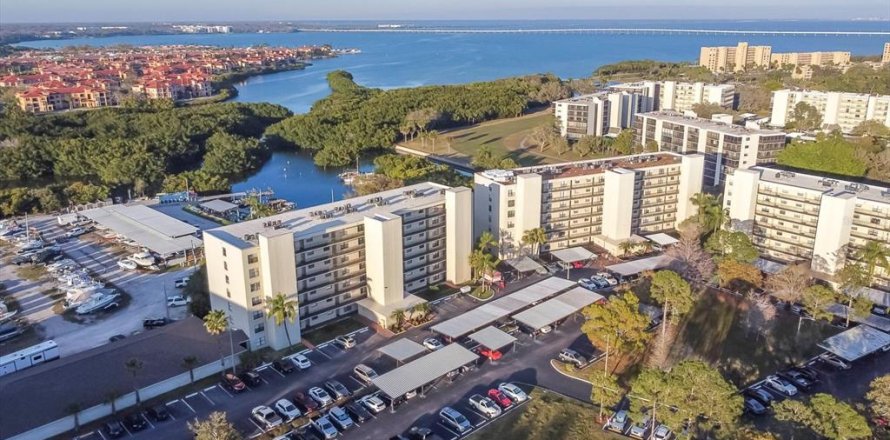 Condominio en Clearwater, Florida, 2 dormitorios  № 1511415
