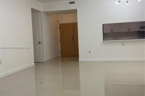Снять в аренду кондоминиум в Дорал, Флорида 2 спальни, 104.98м2, № 2253296 - фото 6
