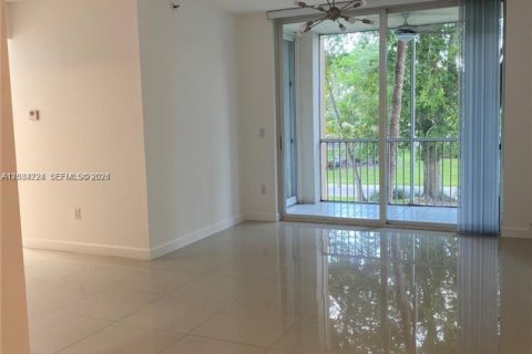 Снять в аренду кондоминиум в Дорал, Флорида 2 спальни, 104.98м2, № 2253296 - фото 2