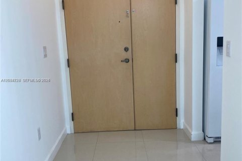 Снять в аренду кондоминиум в Дорал, Флорида 2 спальни, 104.98м2, № 2253296 - фото 14