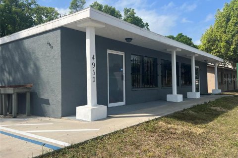 Immobilier commercial à vendre à De Leon Springs, Floride: 235.6 m2 № 1822256 - photo 2
