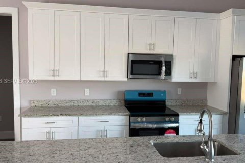 Снять в аренду виллу или дом в Себринг, Флорида 4 спальни, 207.92м2, № 2010298 - фото 5