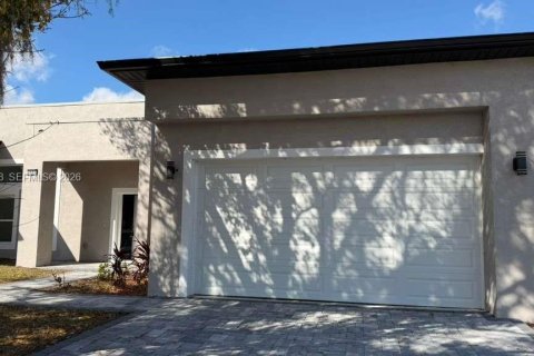 Снять в аренду виллу или дом в Себринг, Флорида 4 спальни, 207.92м2, № 2010298 - фото 2