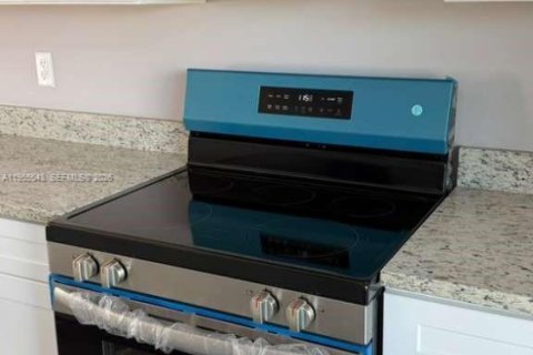 Снять в аренду виллу или дом в Себринг, Флорида 4 спальни, 207.92м2, № 2010298 - фото 10