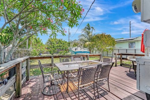 House in Hollywood, Florida 2 bedrooms, 94.76 sq.m. № 1877997 - photo 28