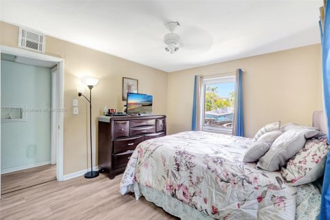 House in Hollywood, Florida 2 bedrooms, 94.76 sq.m. № 1877997 - photo 22