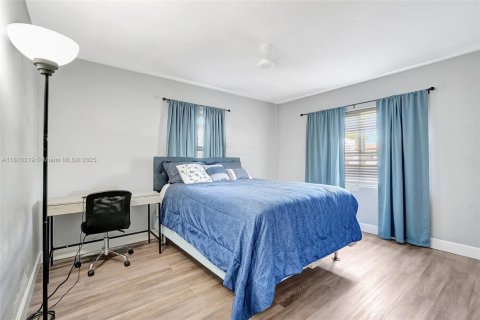 House in Hollywood, Florida 2 bedrooms, 94.76 sq.m. № 1877997 - photo 18