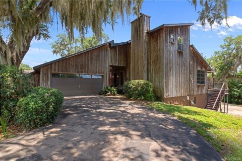 Casa en Inverness, Florida 3 dormitorios, 251.86 m2 № 2156892
