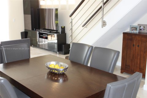 Снять в аренду таунхаус в Уэстон, Флорида 4 спальни, 160.54м2, № 1943901 - фото 24