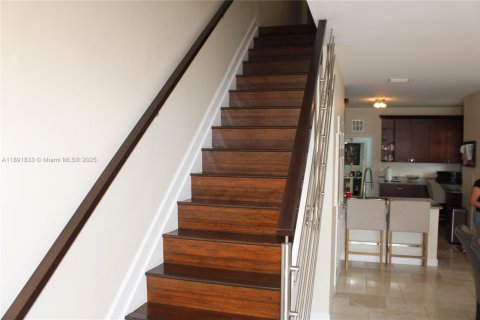 Снять в аренду таунхаус в Уэстон, Флорида 4 спальни, 160.54м2, № 1943901 - фото 23