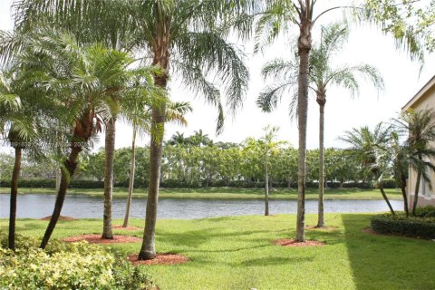 Снять в аренду таунхаус в Уэстон, Флорида 4 спальни, 160.54м2, № 1943901 - фото 25