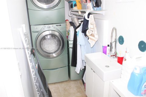 Снять в аренду таунхаус в Уэстон, Флорида 4 спальни, 160.54м2, № 1943901 - фото 20