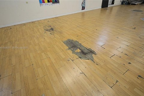 Купить коммерческую недвижимость в Хайалиа, Флорида № 1984567 - фото 22