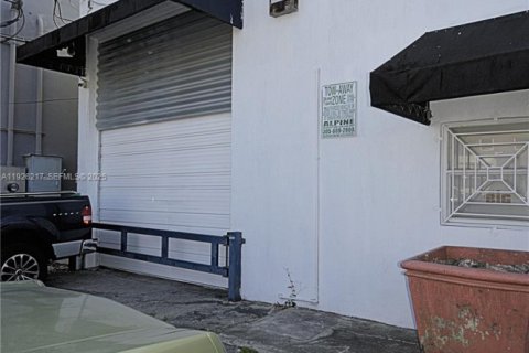 Купить коммерческую недвижимость в Хайалиа, Флорида № 1984567 - фото 5