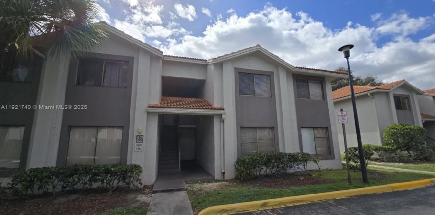 Condominio en Coral Springs, Florida, 2 dormitorios  № 1975366