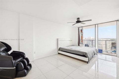 Condominio en venta en Miami, Florida, 1 dormitorio, 74.41 m2 № 1758889 - foto 11