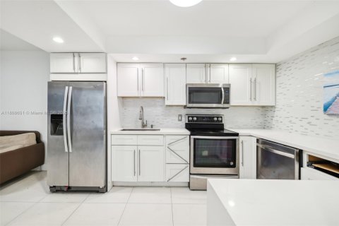 Condominio en venta en Miami, Florida, 1 dormitorio, 74.41 m2 № 1758889 - foto 9
