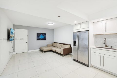 Condominio en venta en Miami, Florida, 1 dormitorio, 74.41 m2 № 1758889 - foto 4