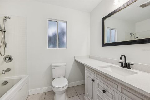 House in Deltona, Florida 3 bedrooms, 171.5 sq.m. № 1789426 - photo 28