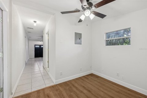 House in Deltona, Florida 3 bedrooms, 171.5 sq.m. № 1789426 - photo 23