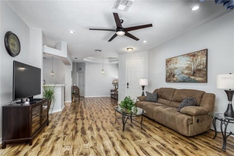Casa en venta en Land O' Lakes, Florida, 3 dormitorios, 131.09 m2 № 2298279 - foto 9