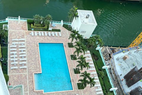 Condo in Miami, Florida, 2 bedrooms  № 2082265 - photo 27