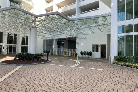 Condo in Miami, Florida, 2 bedrooms  № 2082265 - photo 30