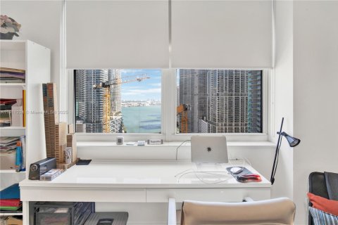 Condo in Miami, Florida, 2 bedrooms  № 2082265 - photo 17