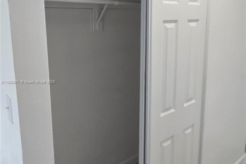 Appartement à louer à Cutler Bay, Floride: 3 chambres, 20773.04 m2 № 1946456 - photo 17