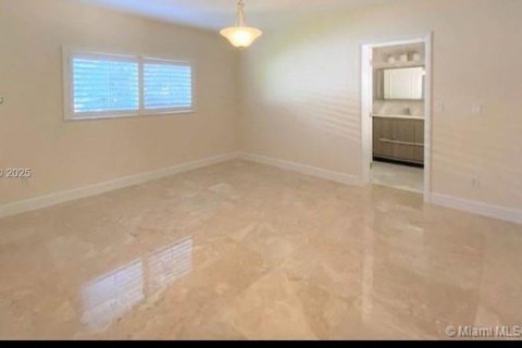 Villa ou maison à louer à Coral Gables, Floride: 4 chambres, 324.04 m2 № 1982814 - photo 23