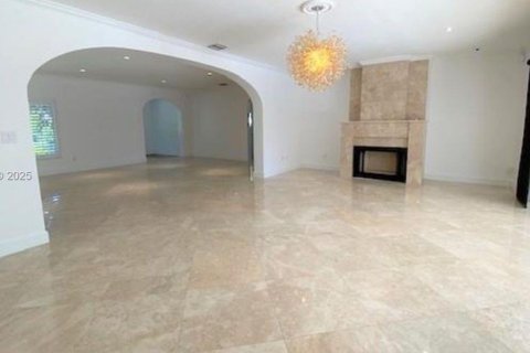Villa ou maison à louer à Coral Gables, Floride: 4 chambres, 324.04 m2 № 1982814 - photo 10