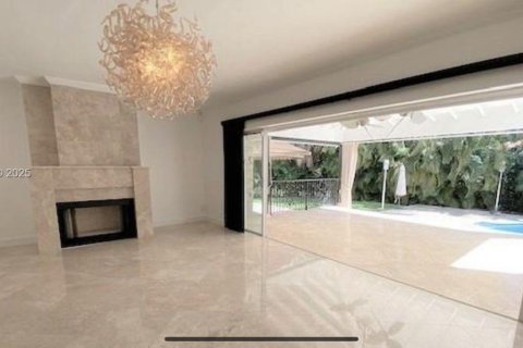 Villa ou maison à louer à Coral Gables, Floride: 4 chambres, 324.04 m2 № 1982814 - photo 5