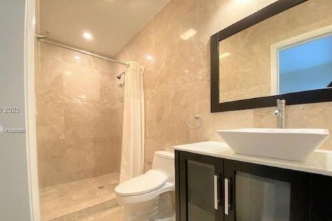 Villa ou maison à louer à Coral Gables, Floride: 4 chambres, 324.04 m2 № 1982814 - photo 28