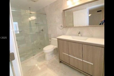 Villa ou maison à louer à Coral Gables, Floride: 4 chambres, 324.04 m2 № 1982814 - photo 24