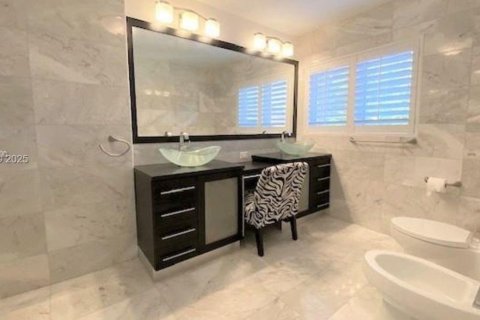 Villa ou maison à louer à Coral Gables, Floride: 4 chambres, 324.04 m2 № 1982814 - photo 20