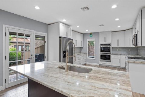 Touwnhouse à vendre à Longwood, Floride: 5 chambres, 351.64 m2 № 1899265 - photo 9