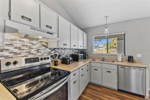 Villa ou maison à louer à Kissimmee, Floride: 3 chambres, 142.6 m2 № 1854393 - photo 8