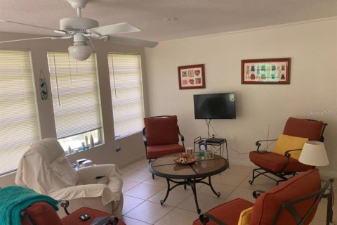Villa ou maison à vendre à Punta Gorda, Floride: 2 chambres, 103.59 m2 № 2098971 - photo 3