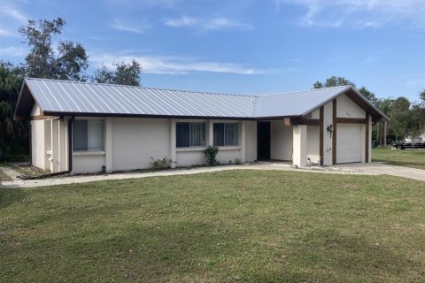 Villa ou maison à Punta Gorda, Floride 2 chambres, 103.59 m2 № 2098971